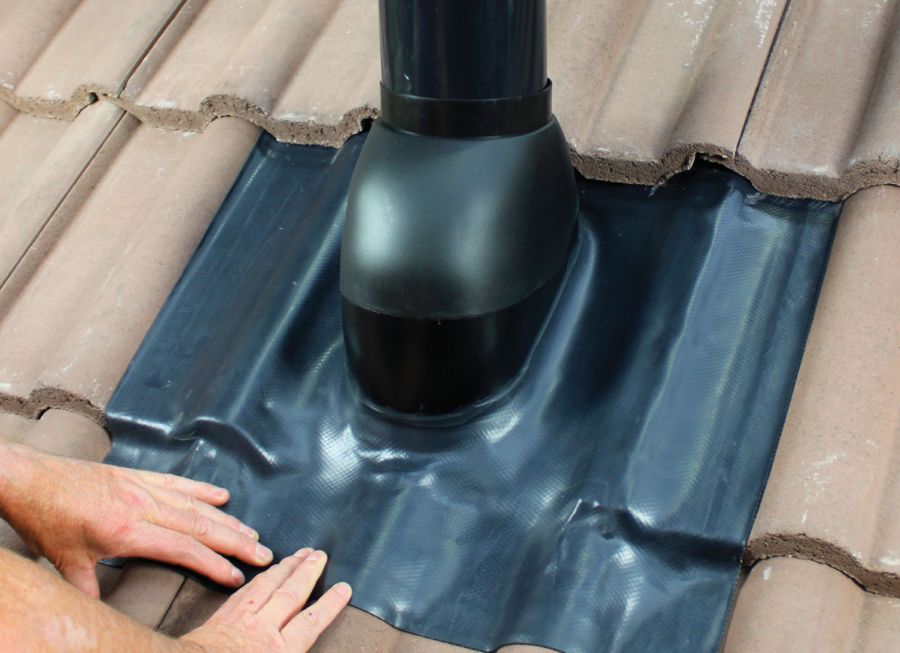 Sabetoflex 125mm Gas Flue Outlet with Wakaflex Flashing Anthracite