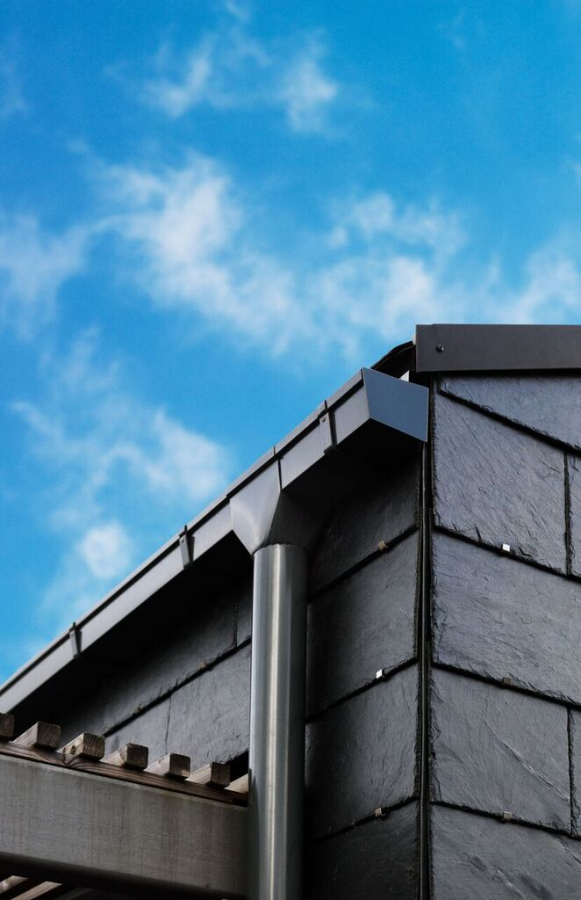 Lindab Rectangular Gutter Painted Silver Metallic 140mm x 3m | Roofing ...
